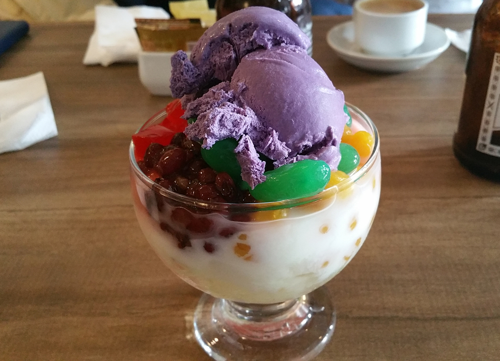 Traditional Filipino dessert, Halo-halo
